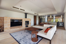 ウッドデッキ付き平屋建て別荘