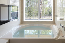 ウッドデッキ付き平屋建て別荘